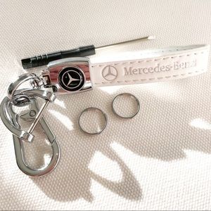 White Mercedes Benz keychain with screwdriver🆕